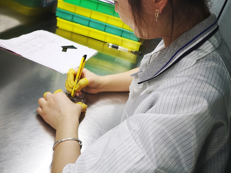 真空鍍膜加工廠(chǎng)家，五金真空電鍍,森豐研發(fā)檢測(cè)中心-百格測(cè)試